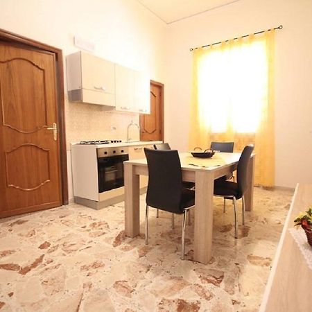 Apartamento Le Tre Rose Di Mary Avola Exterior foto