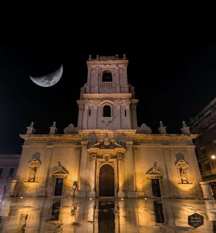 Apartamento Le Tre Rose Di Mary Avola Exterior foto